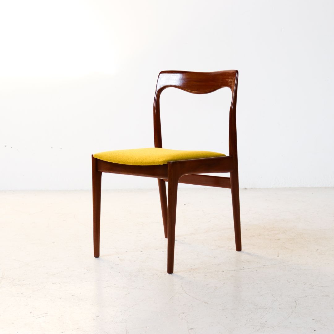 Set of 4 Mid-Century Teak Dining Chairs by AWA Netherlands 1960s
