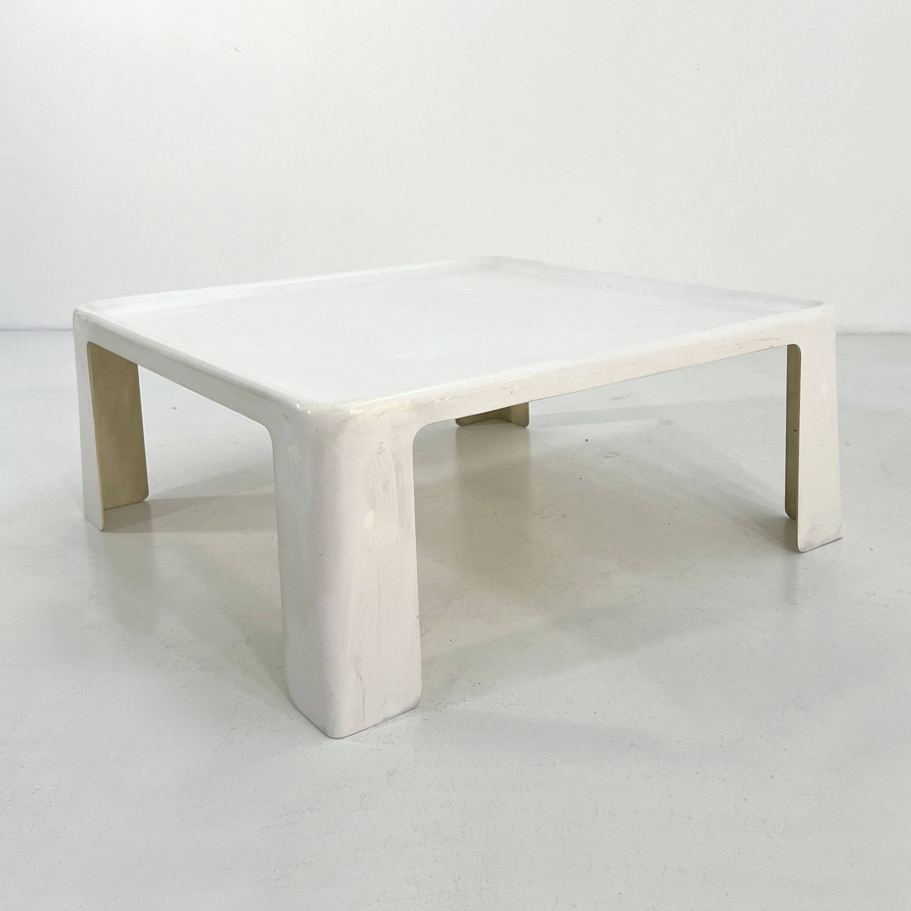 Amanta white coffee table by Mario Bellini for B&B Italia, 1970