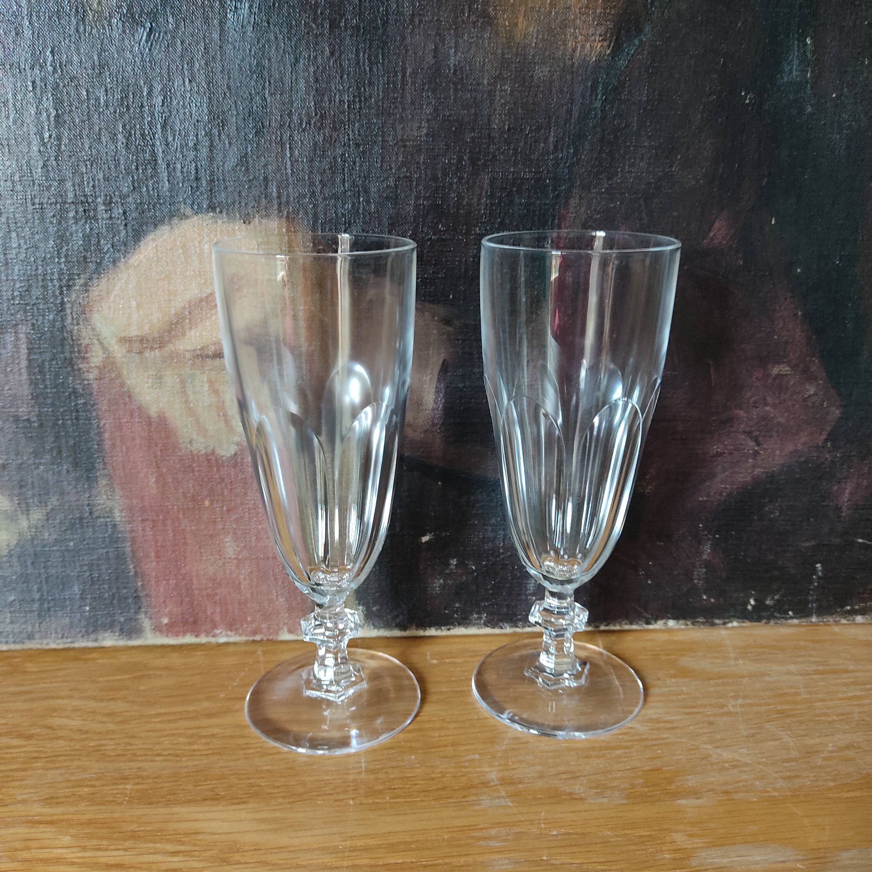 10 crystal flutes