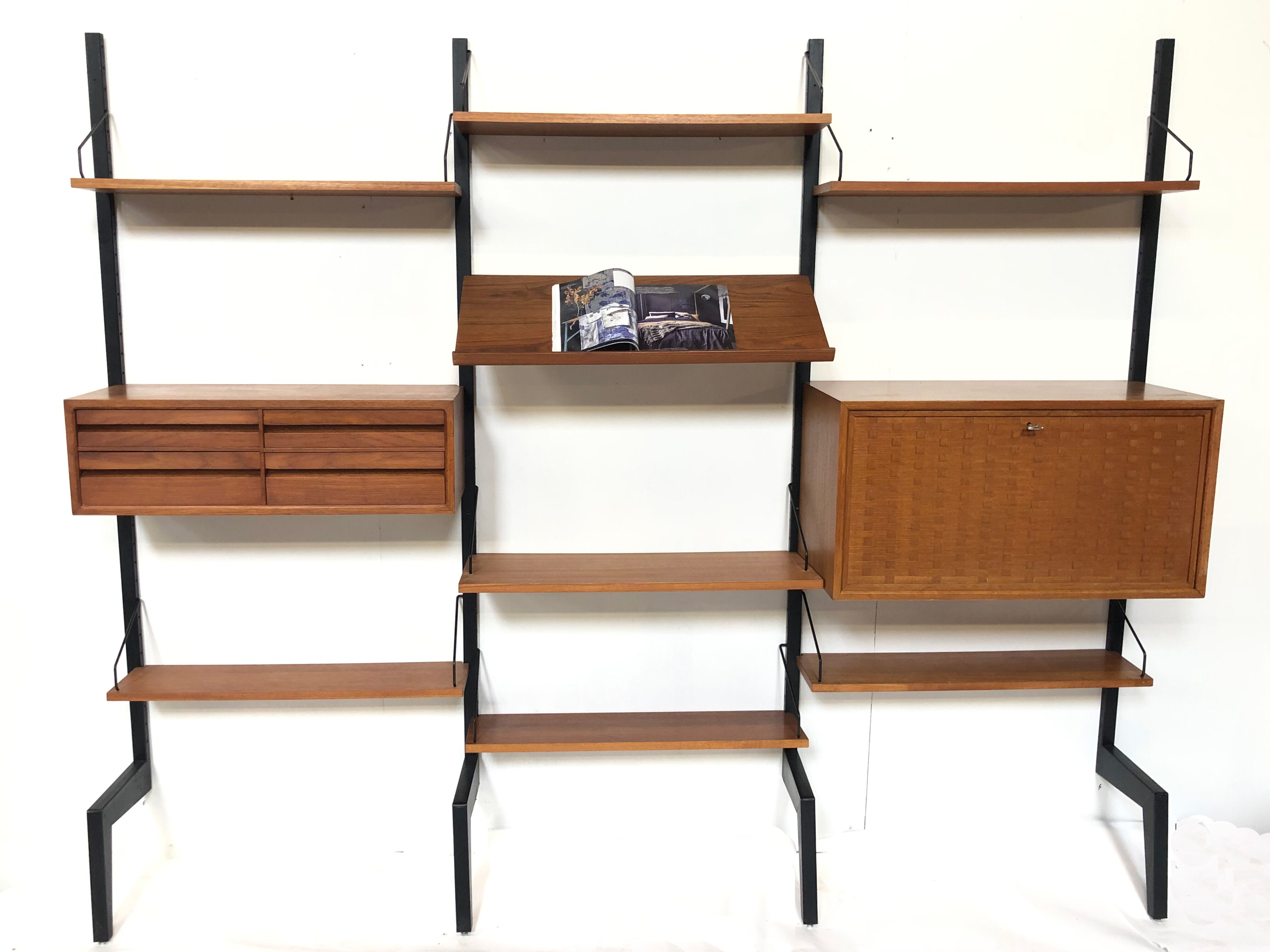 Poul Cadovius Royal System wall system