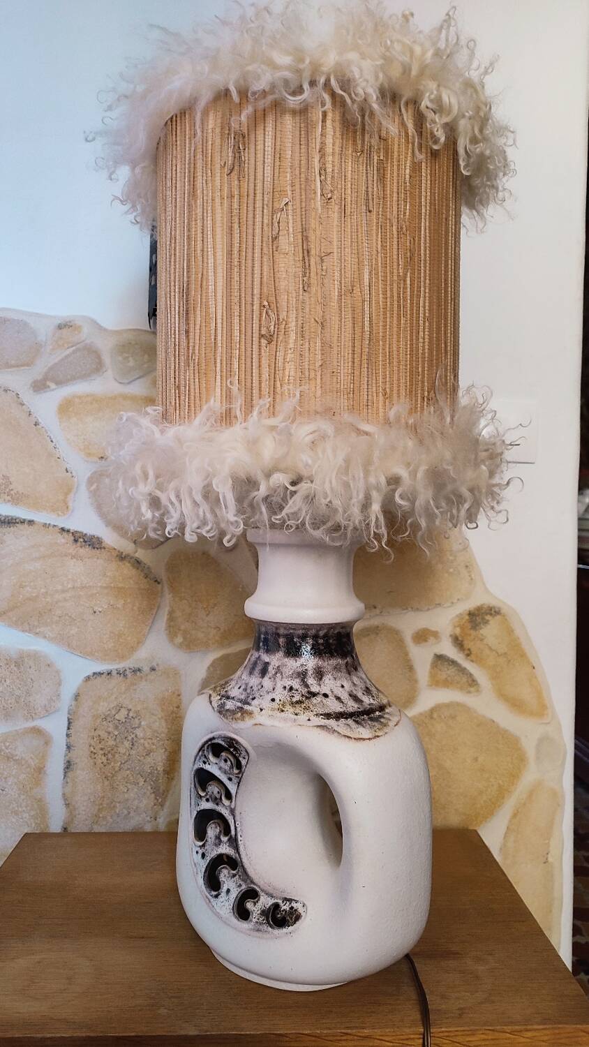 Openwork earthenware lamp