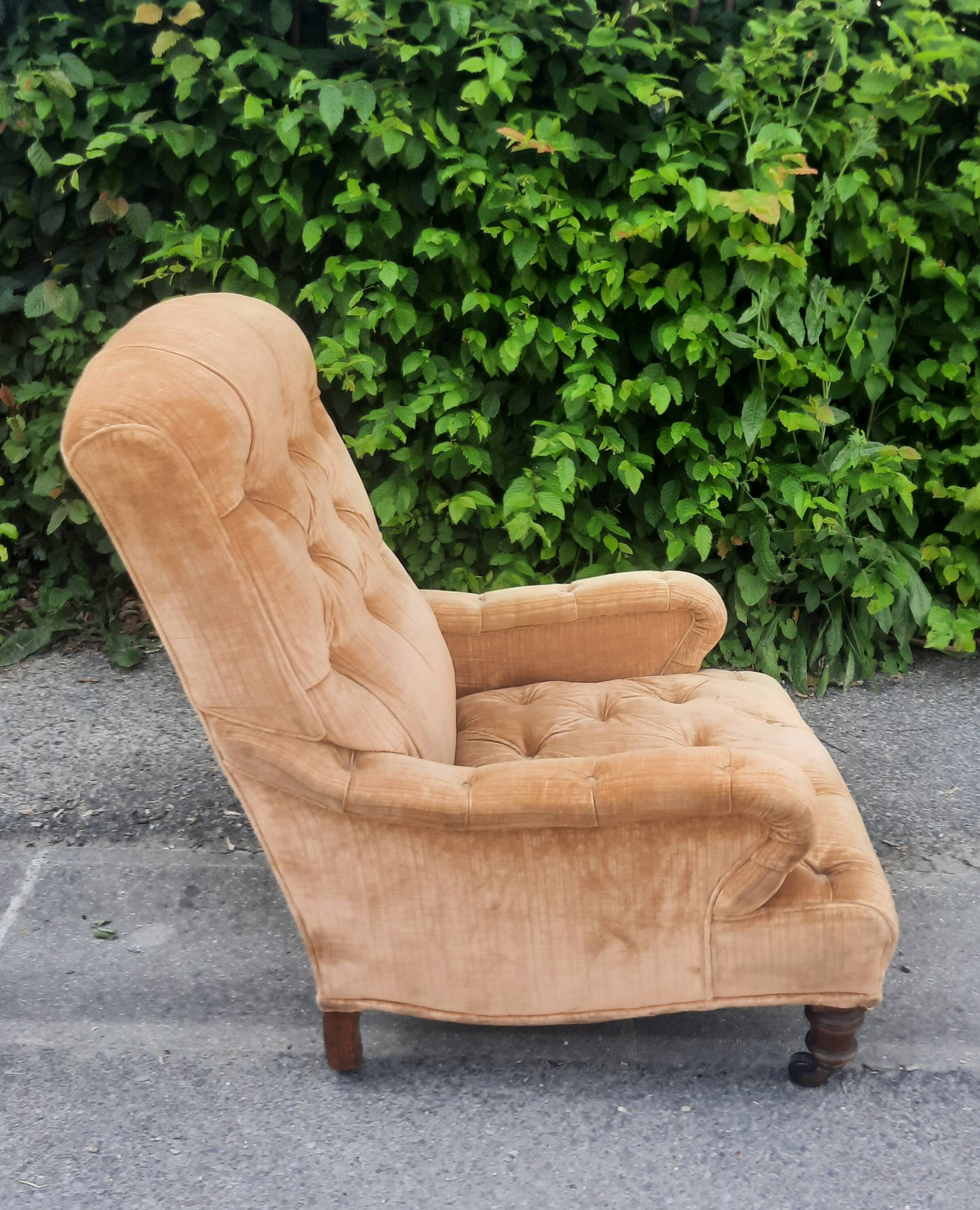 Large padded toad armchair