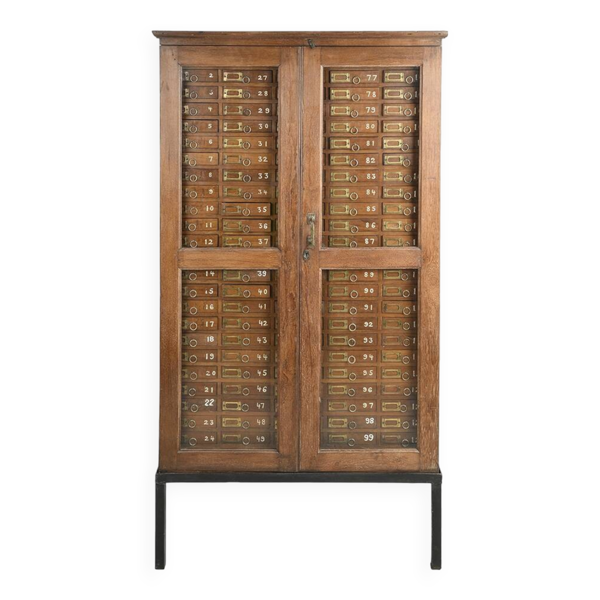 Meuble de classement vitré à 125 tiroirs