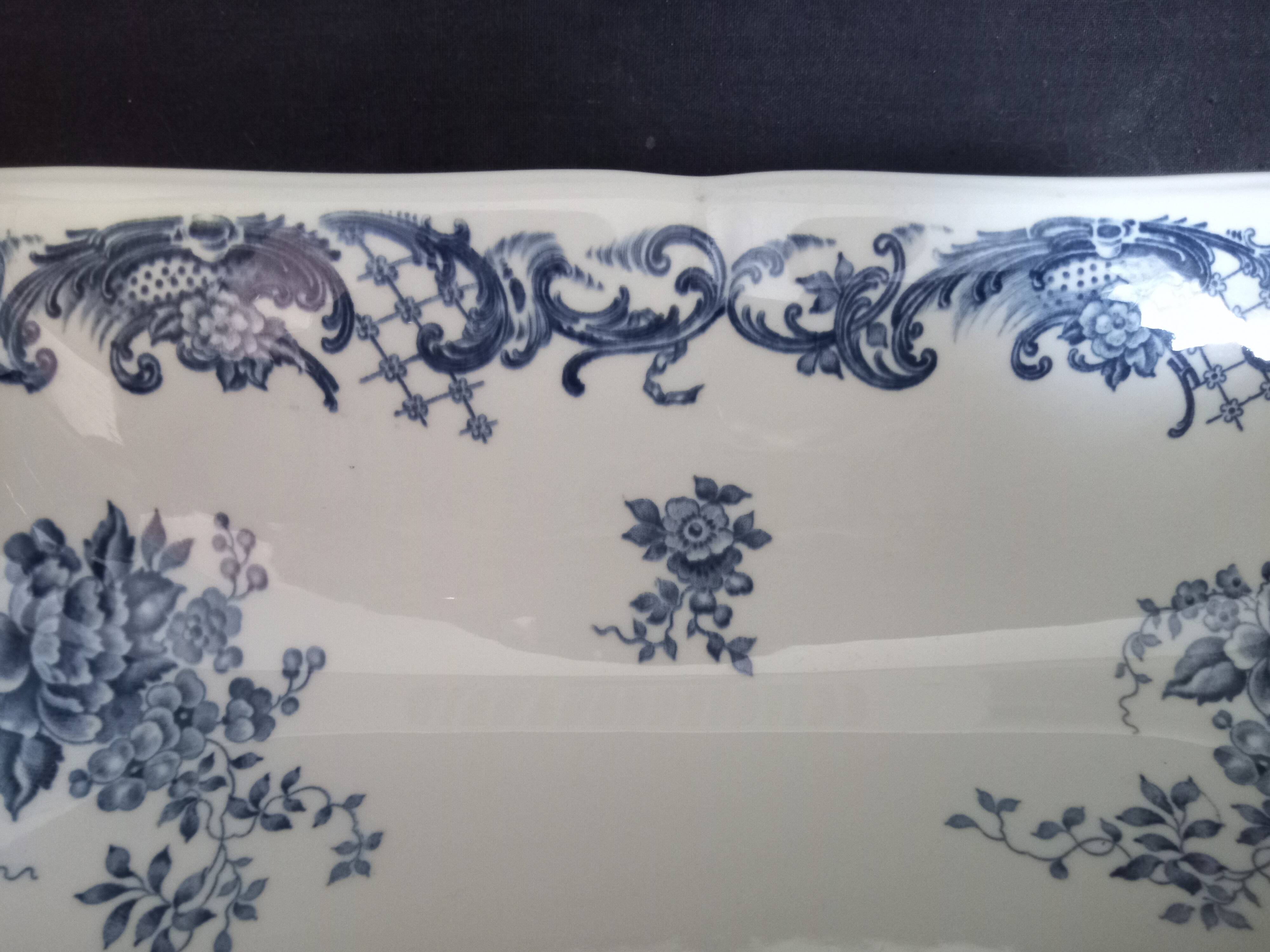 Hollow square shaped dish in Villeroy & Boch porcelain, “Valeria” model