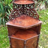 English mahogany neckline