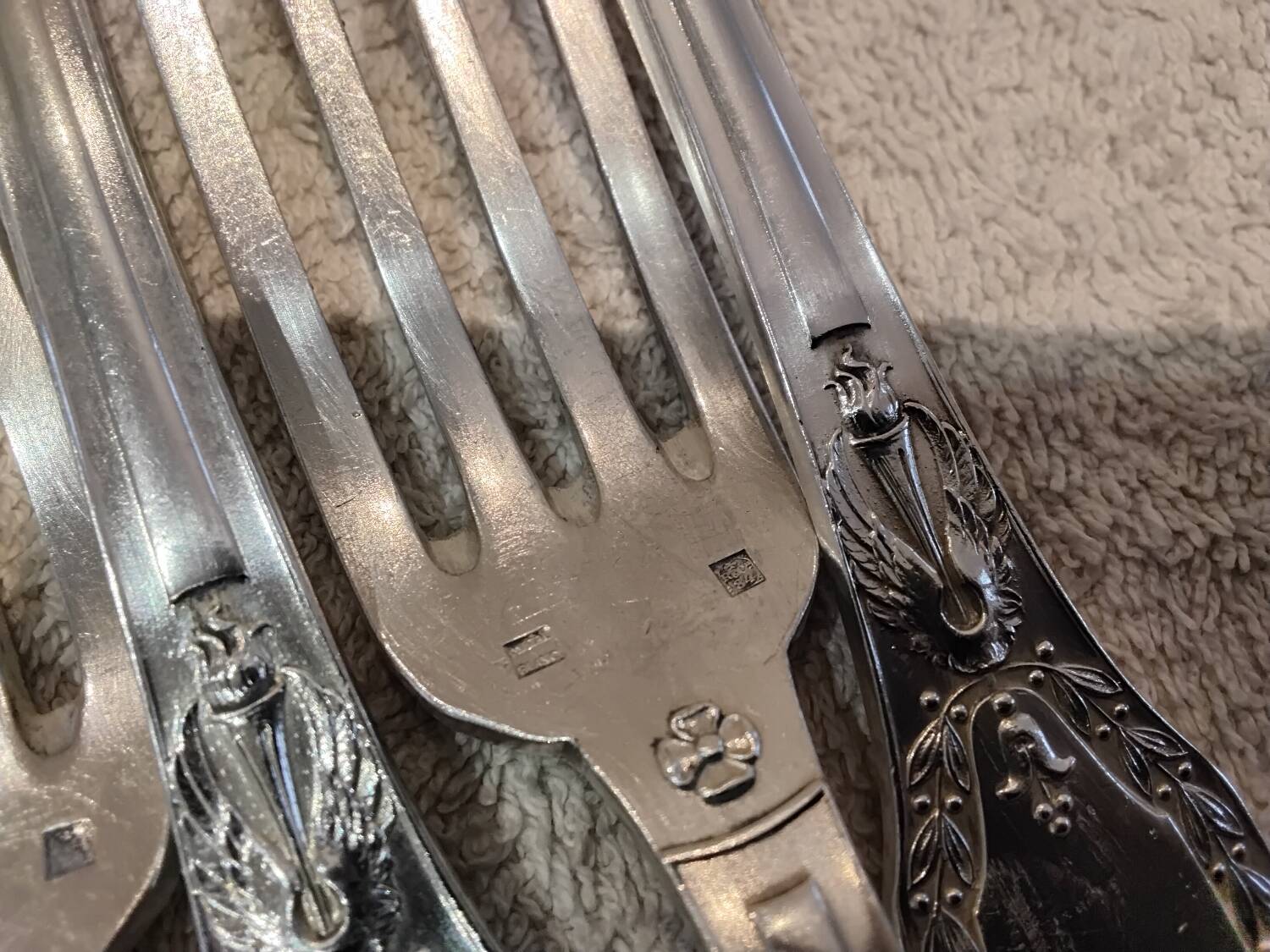12 silver-plated metal table forks by Ravinet & Cie, Empire 81.