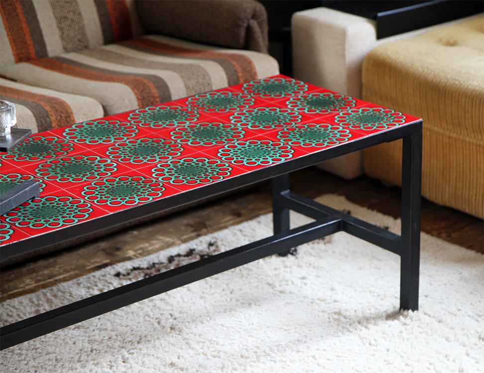 Coffee table ceramic red and green 1960