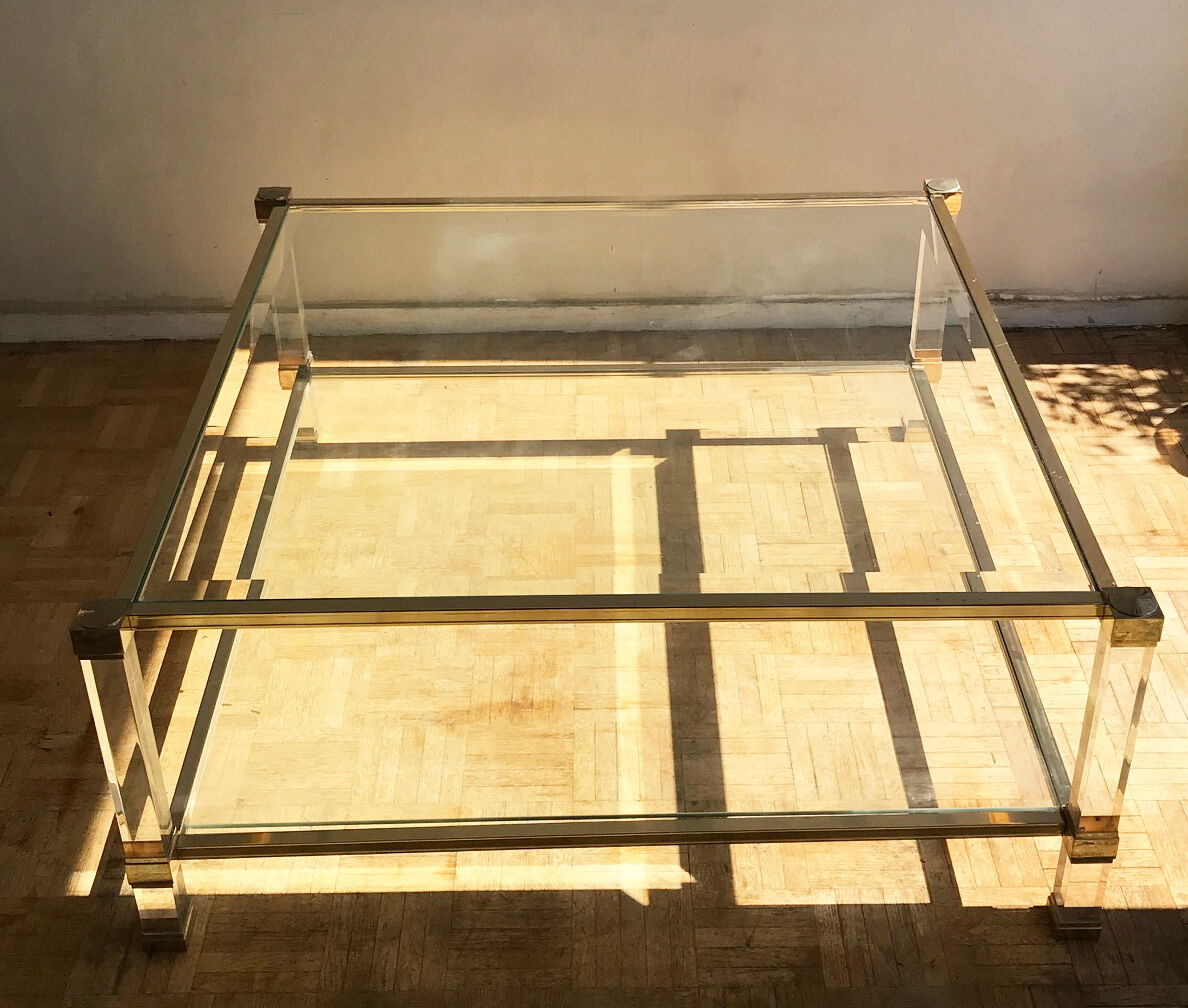 Square plexiglass coffee table, brass and glass Pierre Vandel