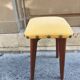 Petit tabouret en bois et tapisserie