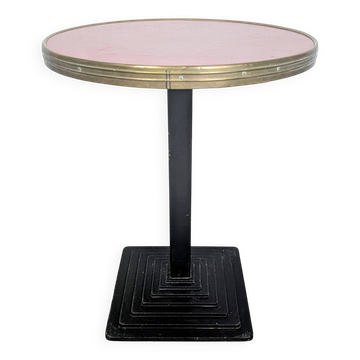 Guéridon de bistrot rose et laiton, pied pyramidal art déco