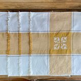 4 serviettes de table brodées vintage