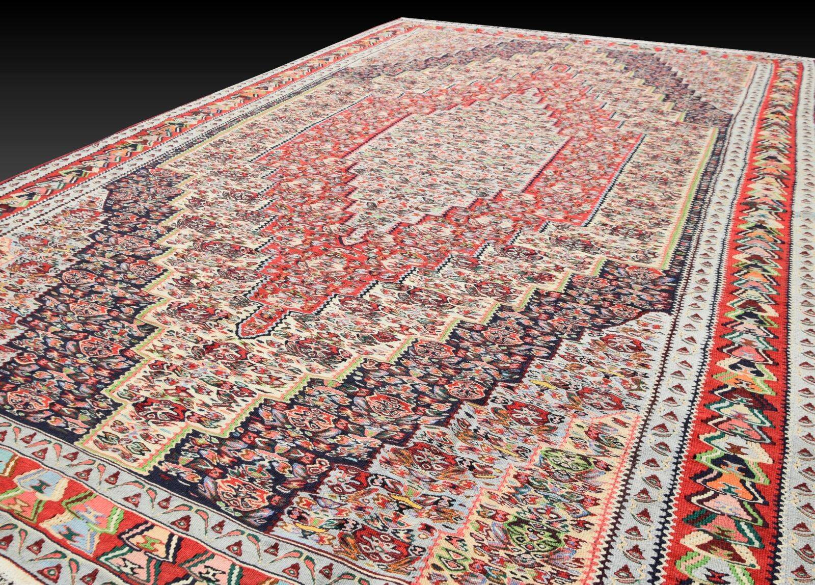 Kilim Rug: Senneh Iran: 2.95 x 2.00 metres - "Galerie Sardje"