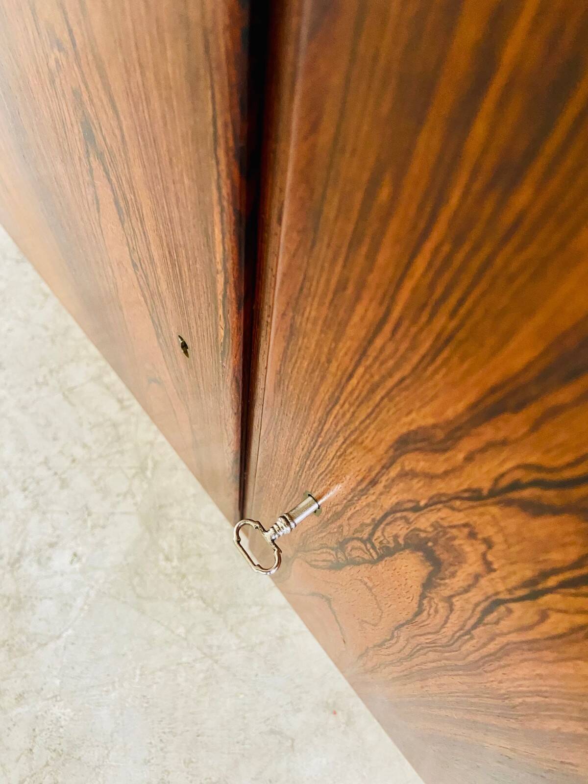 Buffet danois rétro vintage en palissandre du milieu du siècle par Poul Hundevad, années 1960