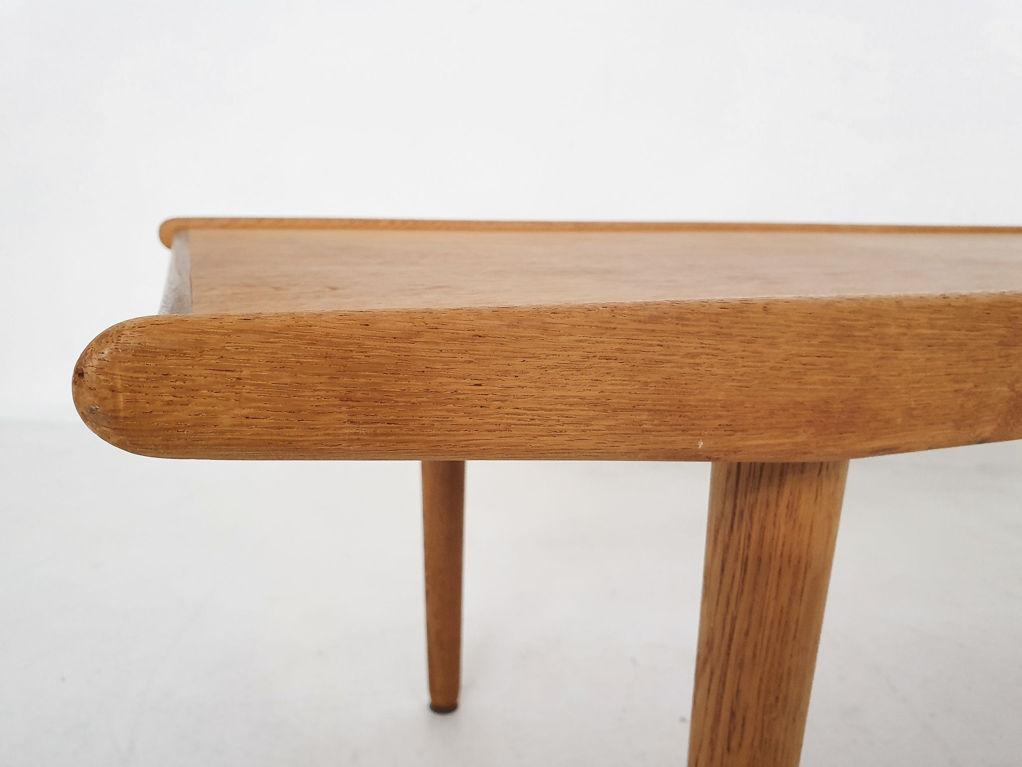 Scandinavian modern oak coffee table by Frem Rojle, Denmark, 1960's