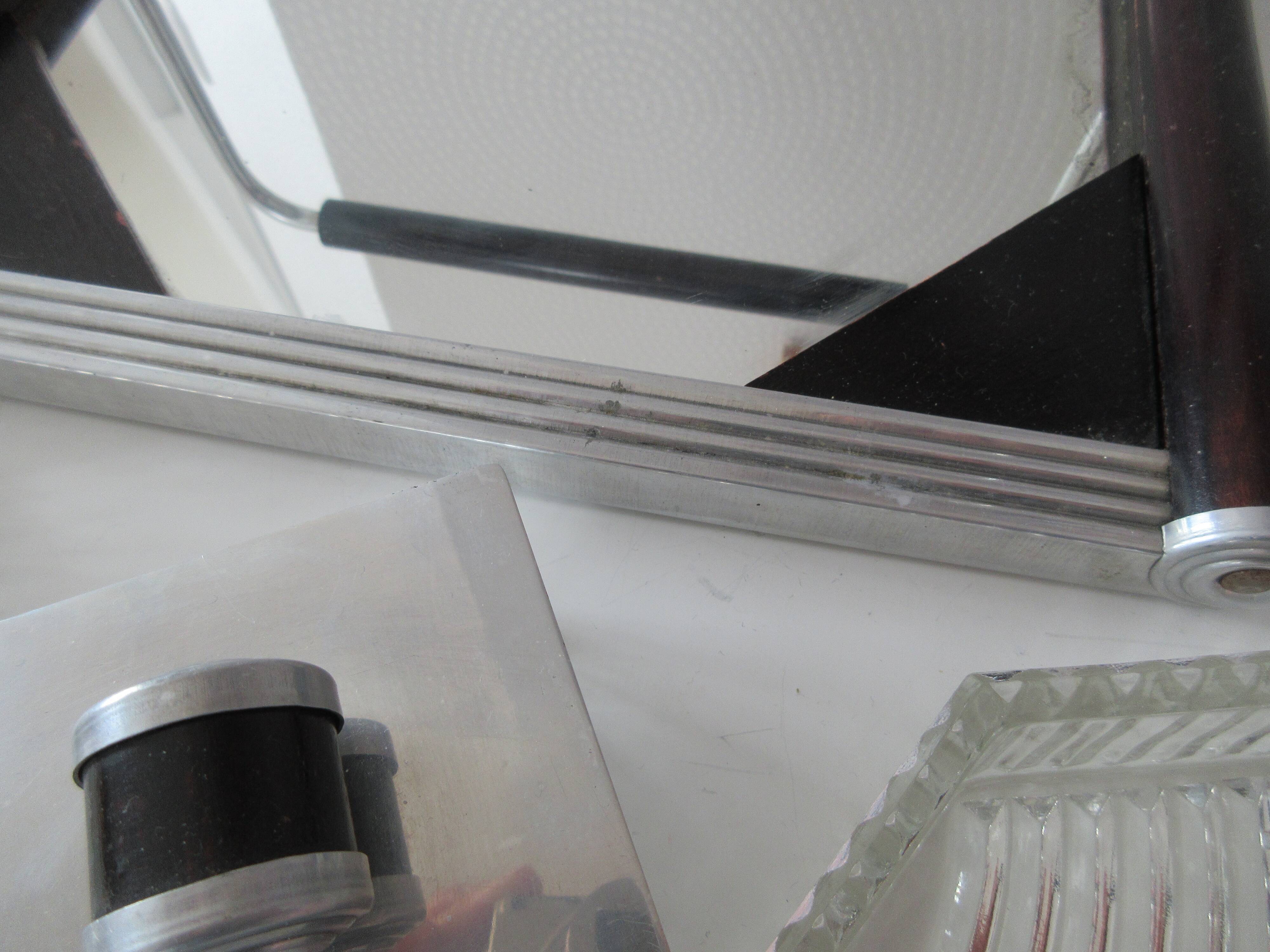 Art Deco service tray and its ravines