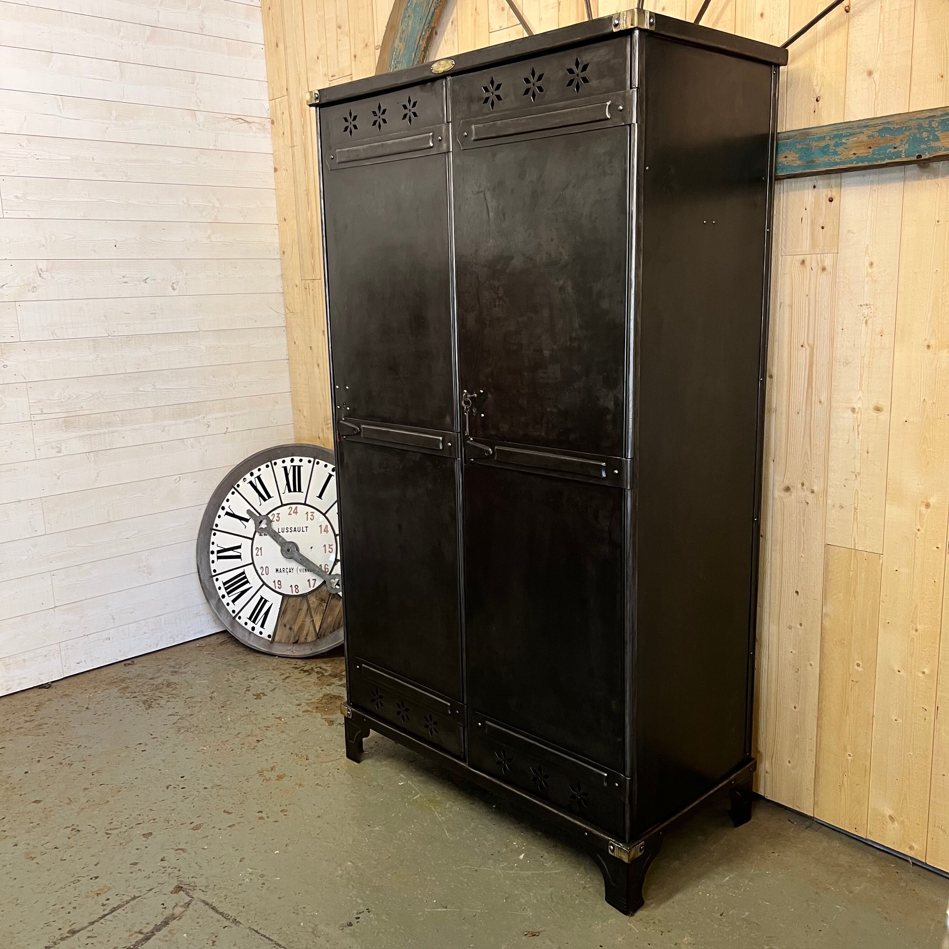 Wardrobe Strafor 1930