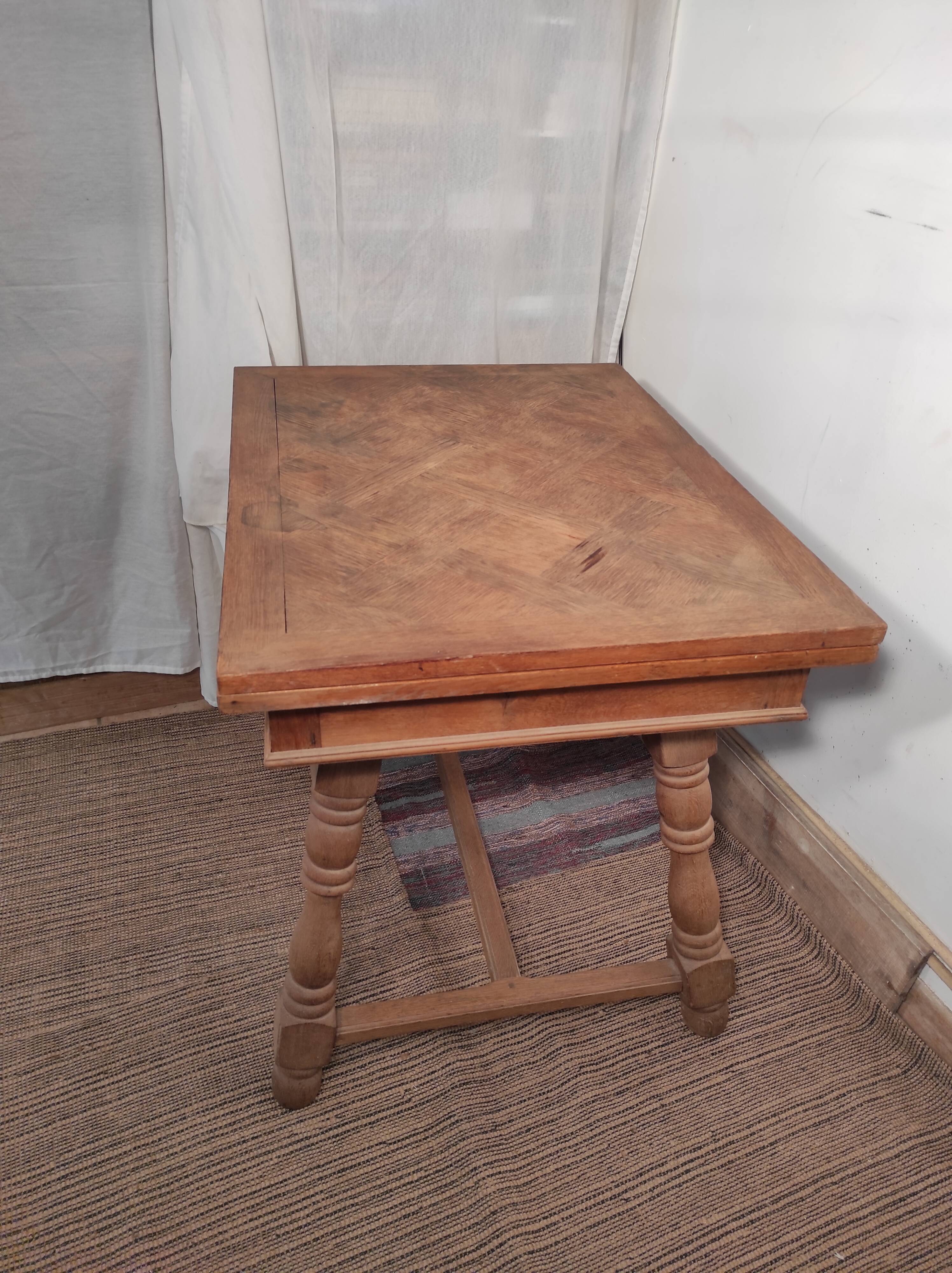 Oak table with extensions