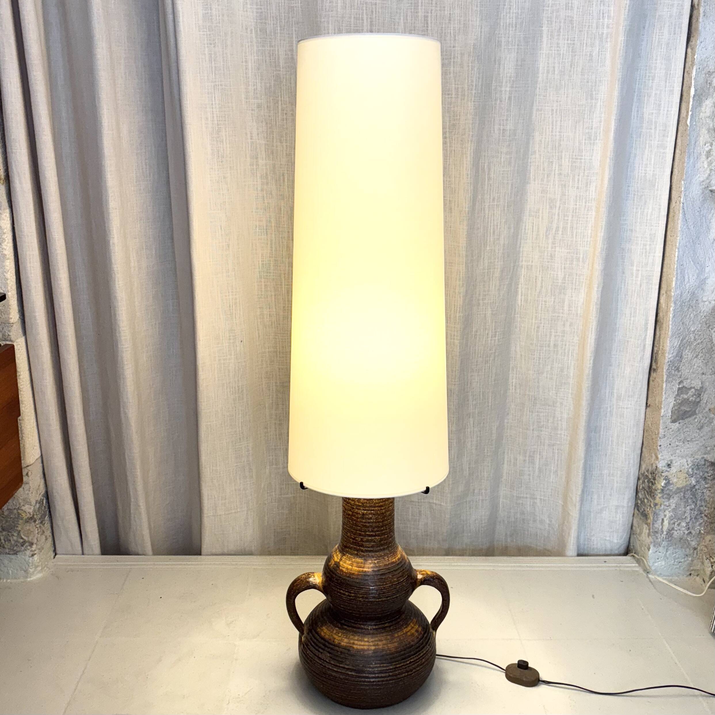 Accolay ceramic floor lamp