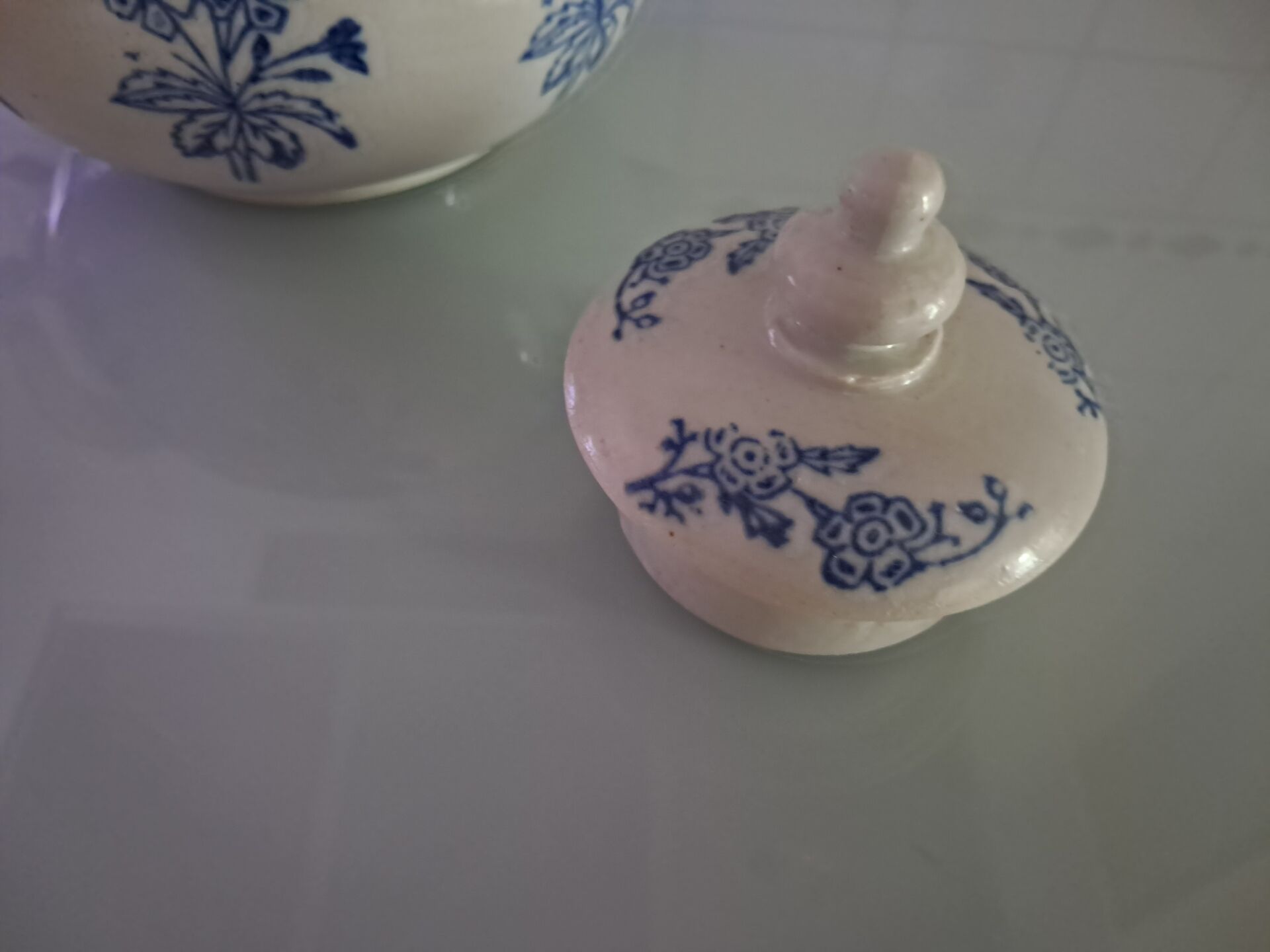 Théière ancienne en grès