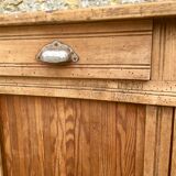 Small Parisian buffet sliding doors