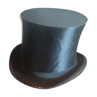 Mechanical hat and its original box