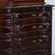 Bibliothèque George III Thomas Chippendale en Bois Dur sur Commode Serpentine