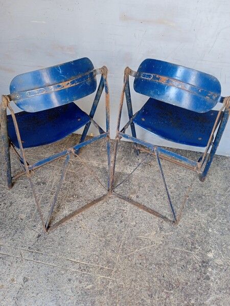 Pair of chairs industrial period 1921