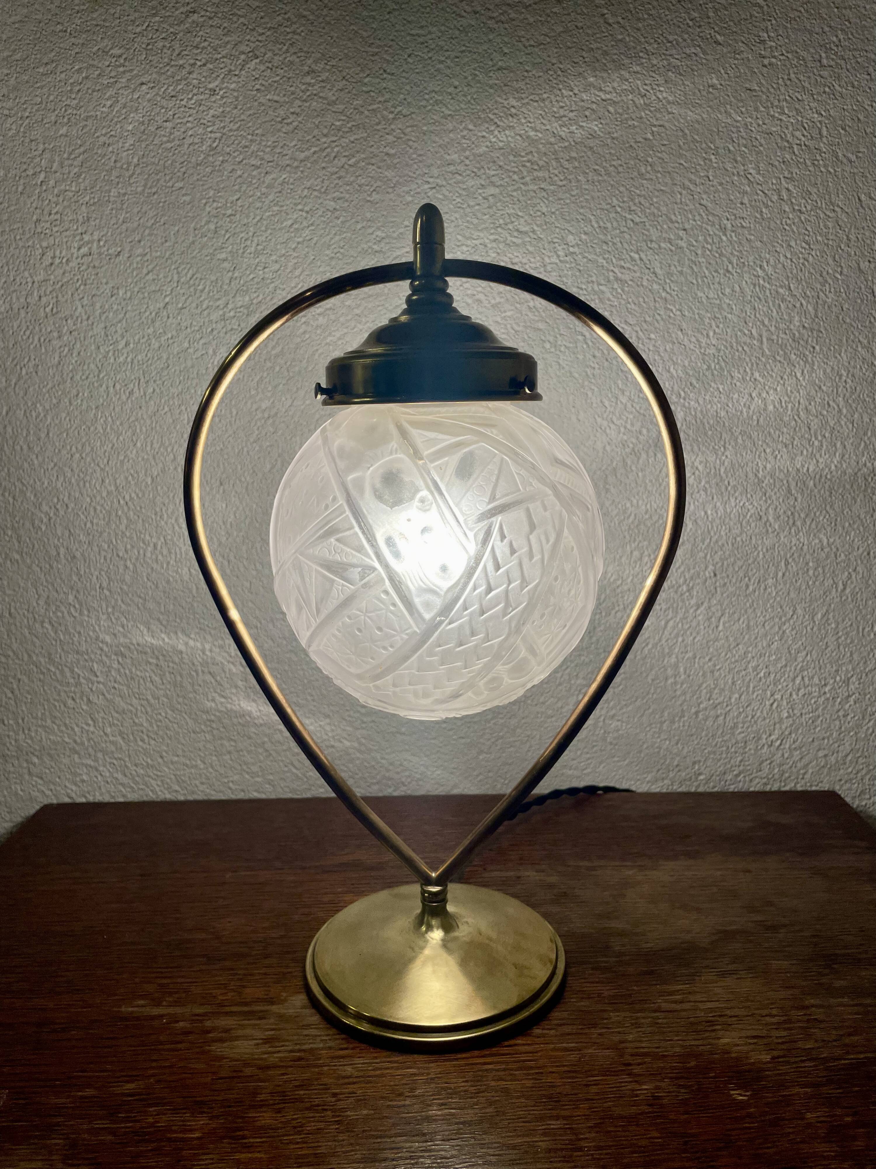 Art Deco table lamp, signed "Muller et Frères", 1930s.