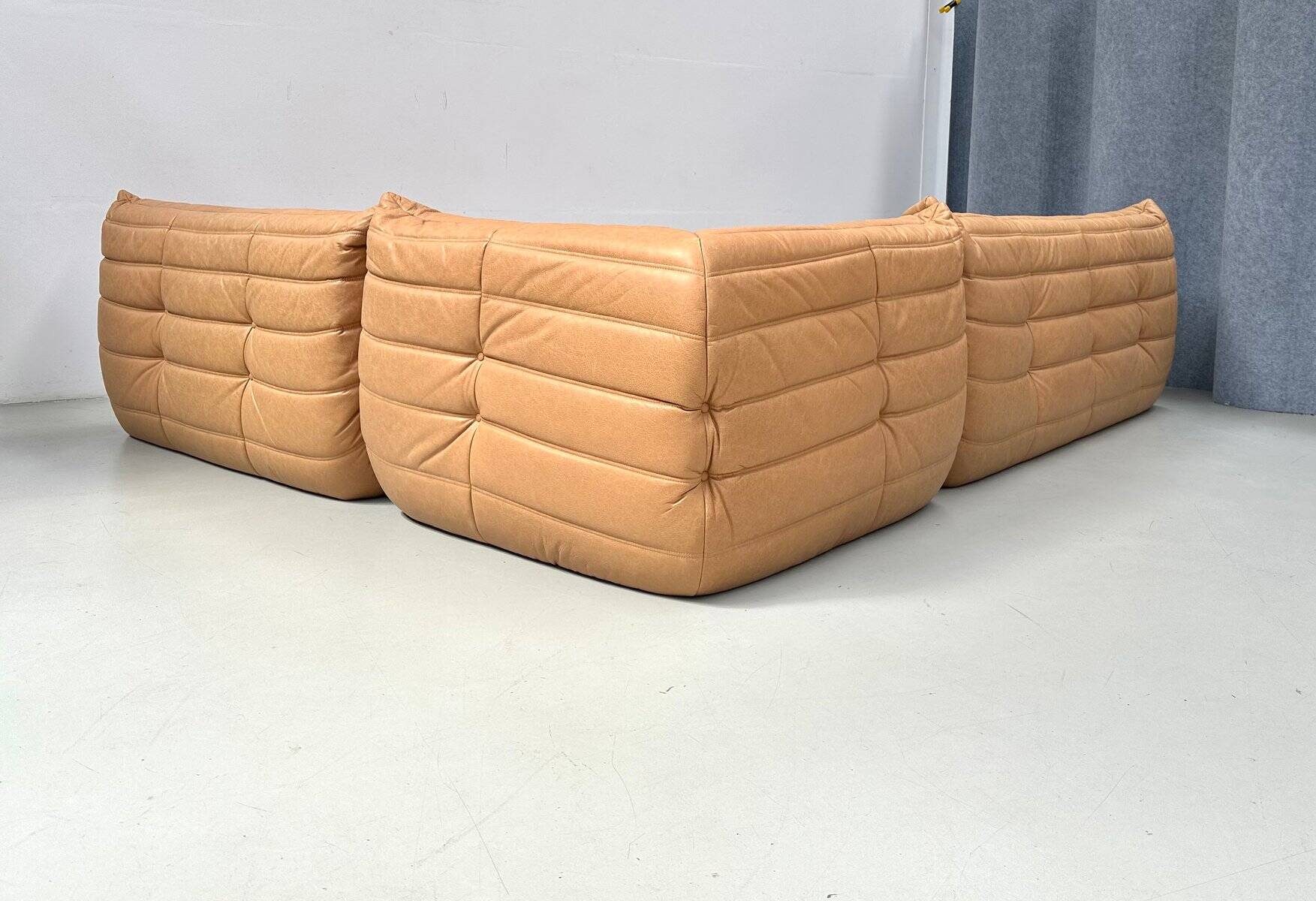 Ensemble de salon Togo en cuir marron camel français, attribué à Michel Ducaroy pour Ligne Roset, ensemble de 4 pièces