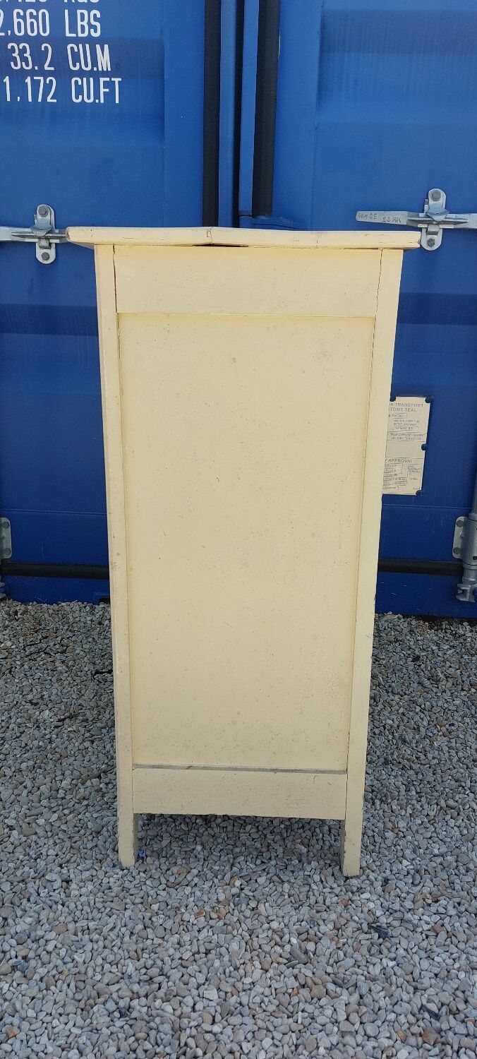 White Parisian buffet