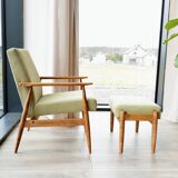 Fauteuil scandinave en bois avec repose-pieds vert olive