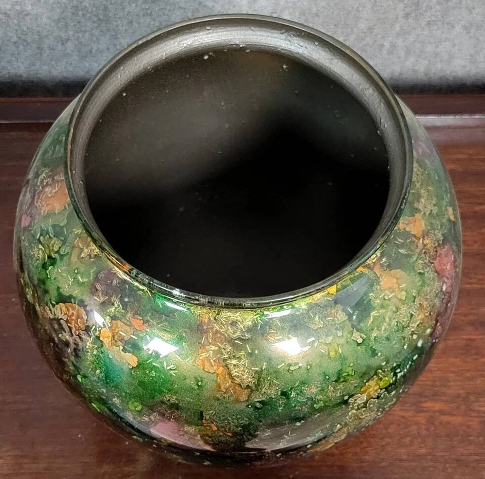 Large designer ball-shaped vase from the "laque line" art workshops