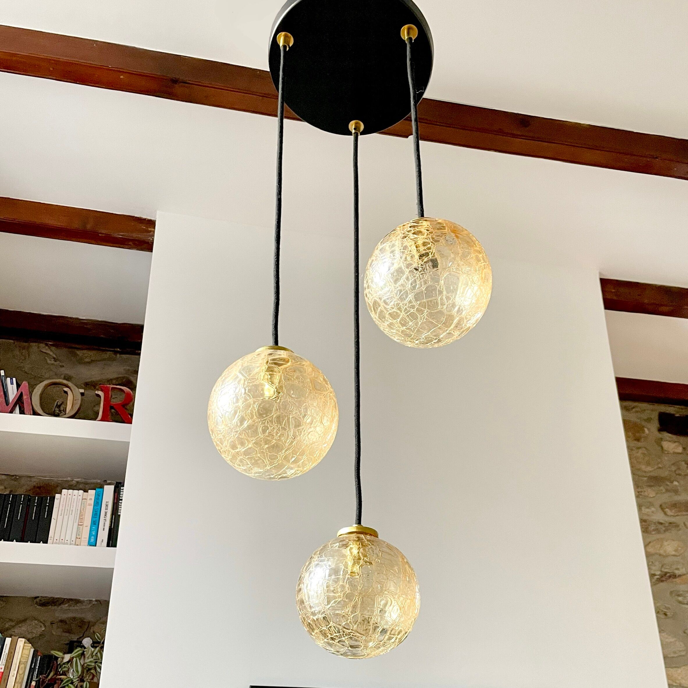 Suspension 3 vintage globes