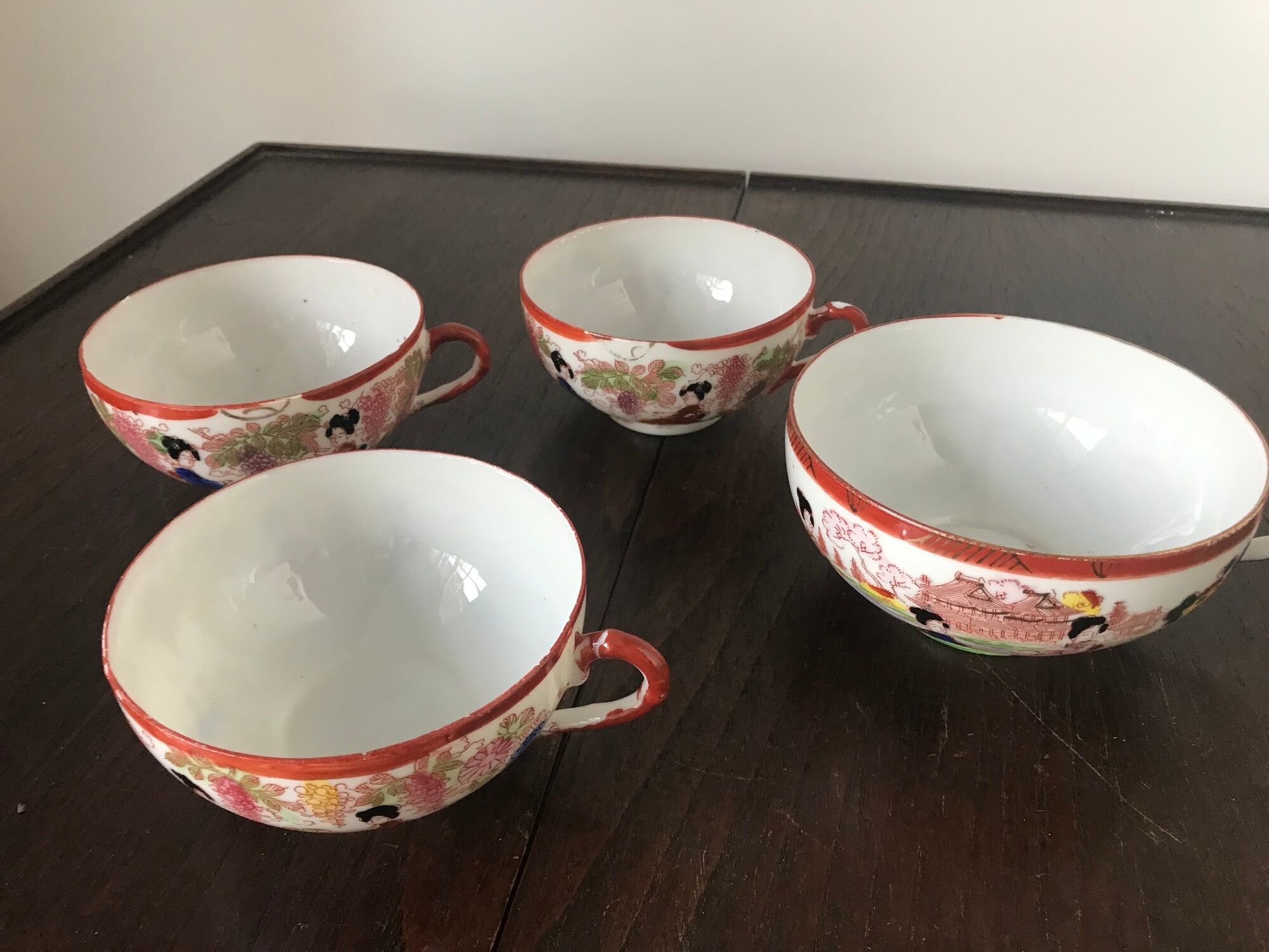 Lot de 4 tasses Porcelaine Japonaise