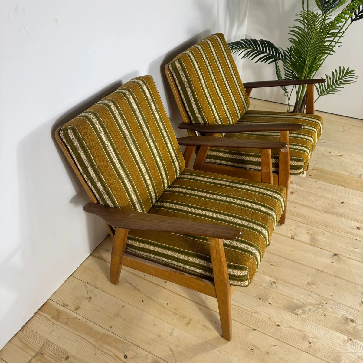 Pair of mid-century modern Danish armchairs in teak – 1960