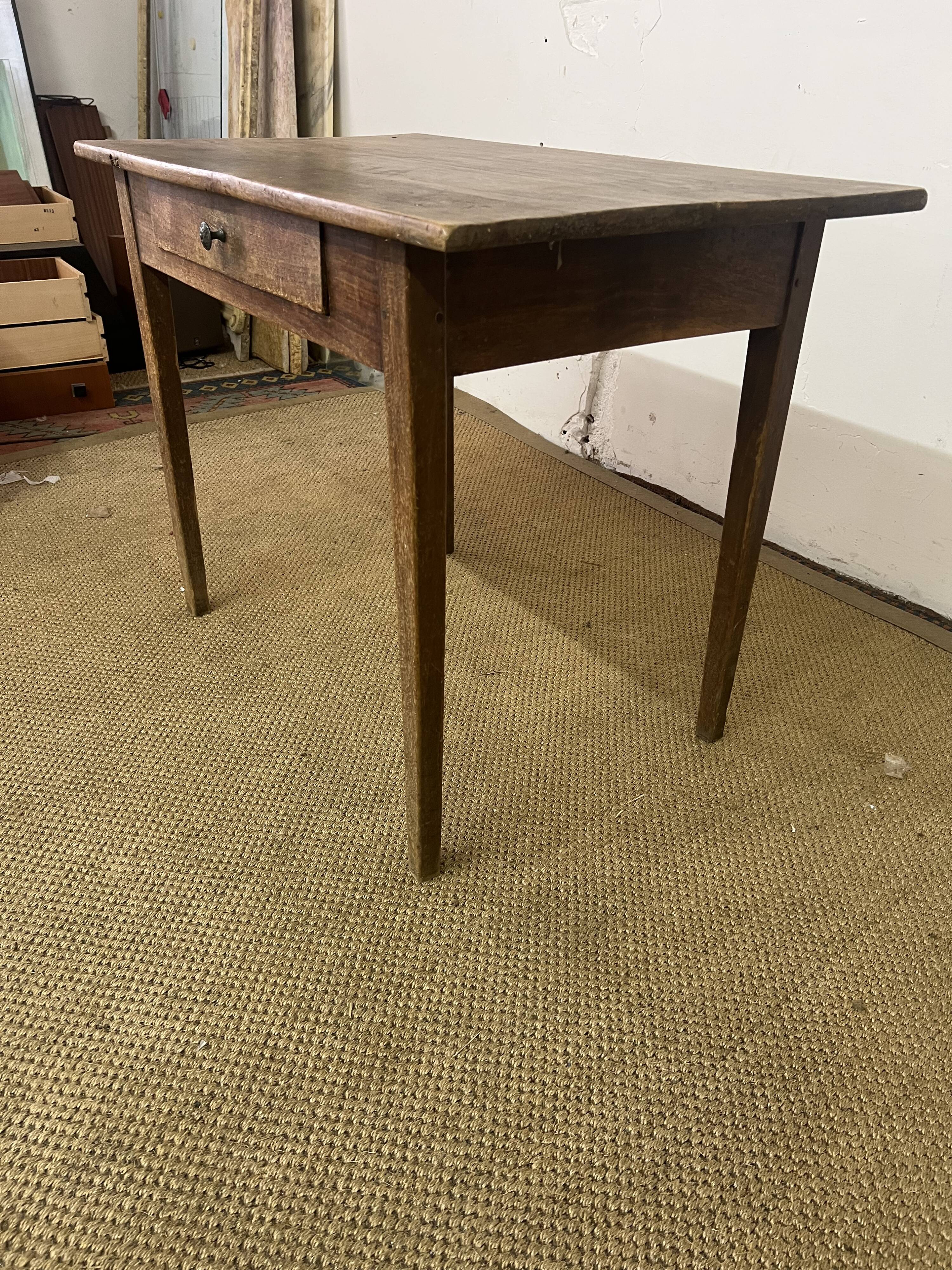 Old small desk / Farm table