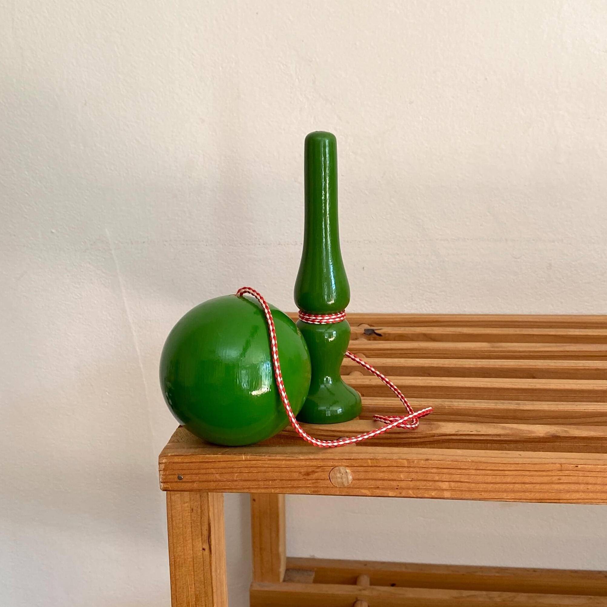 Ancient juggling game (boliche/bilboquet)