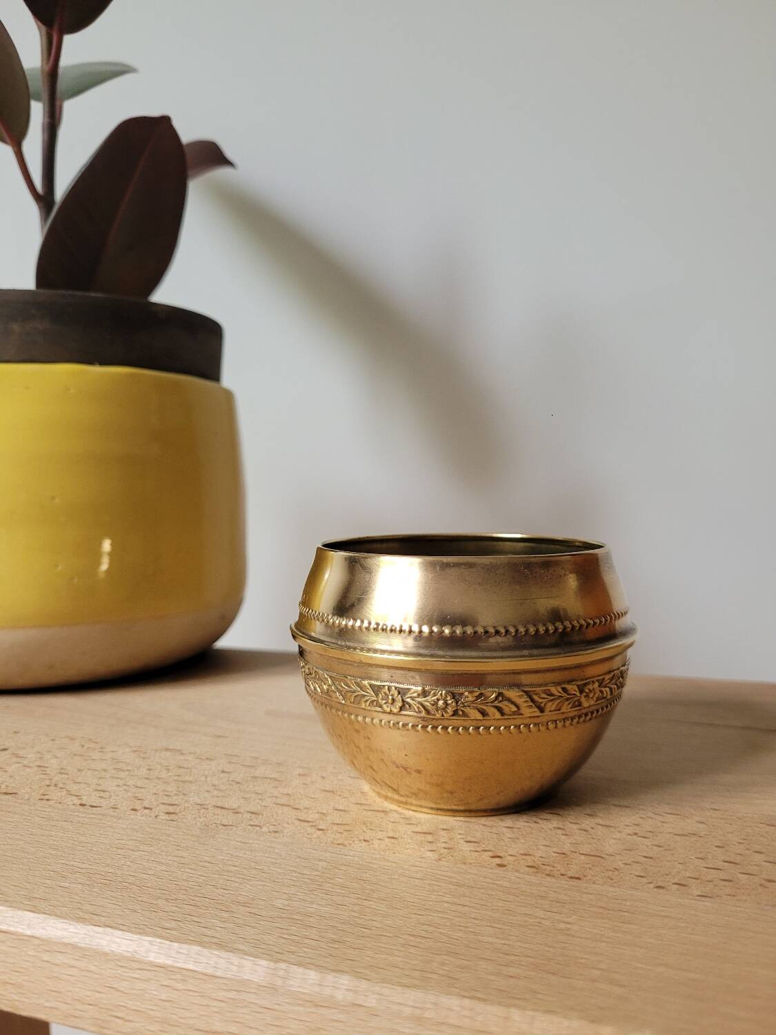 Small brass pot / vase