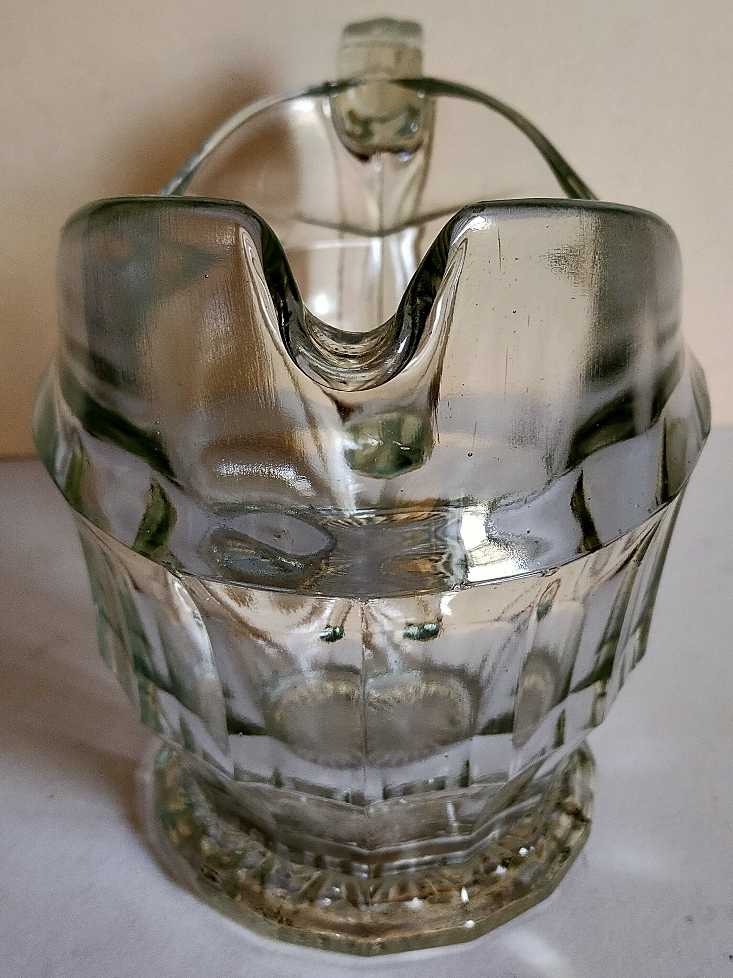 Art deco table pitcher in moulded glass 1940