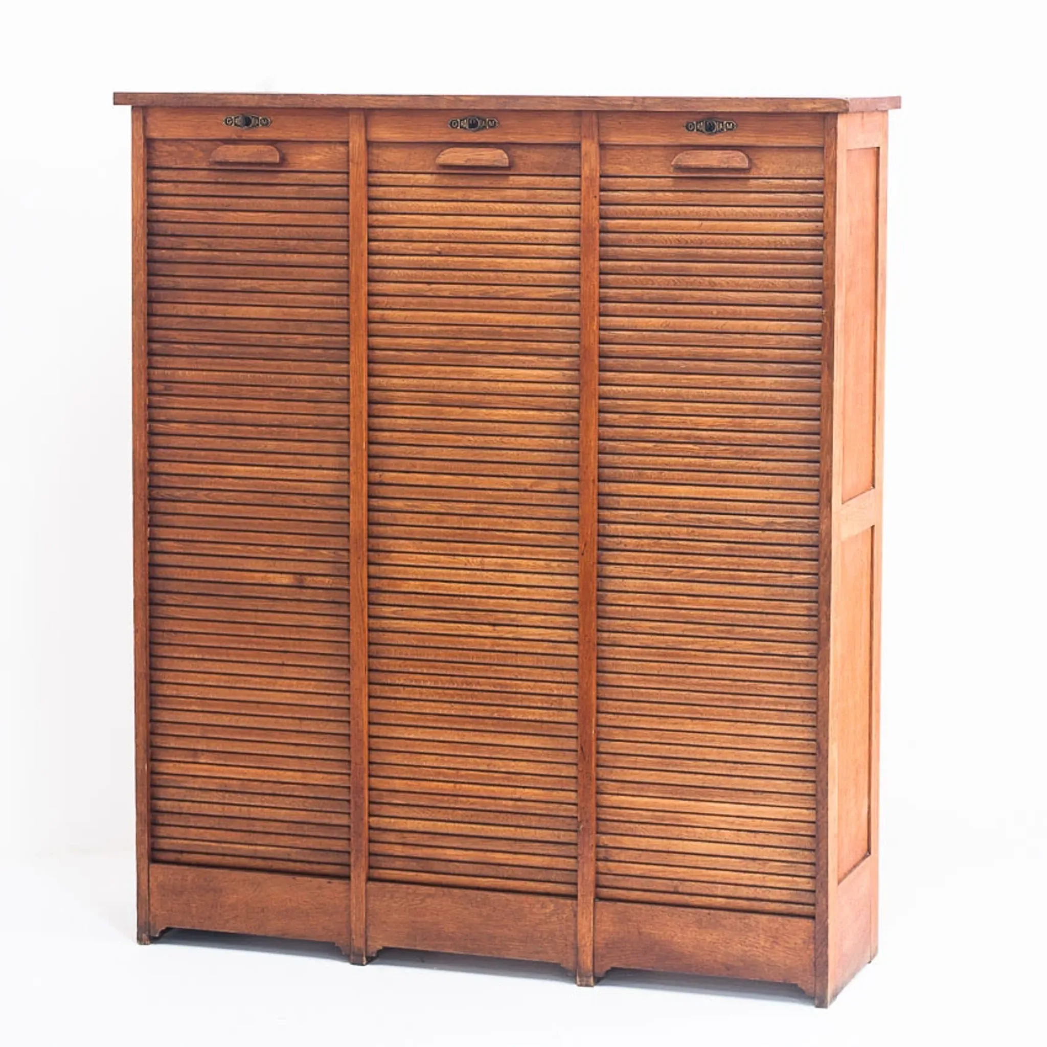 Vintage filing cabinet. Oak wood. Restored. France, 1940s-1950s.