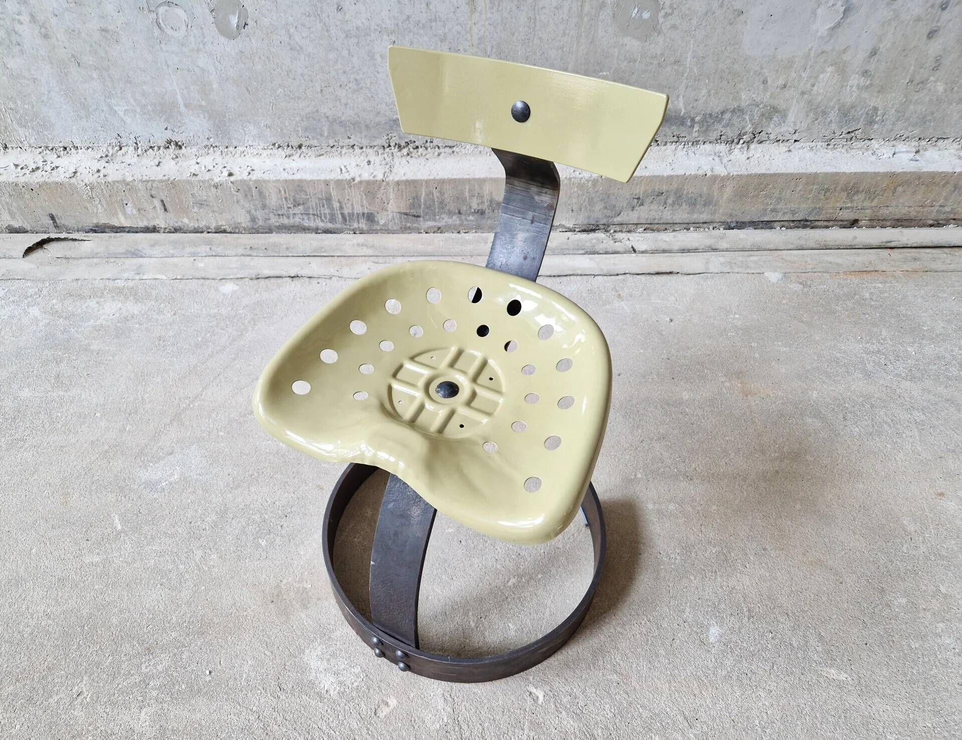 Unique set of 4 metal tractor seat chairs, 1990