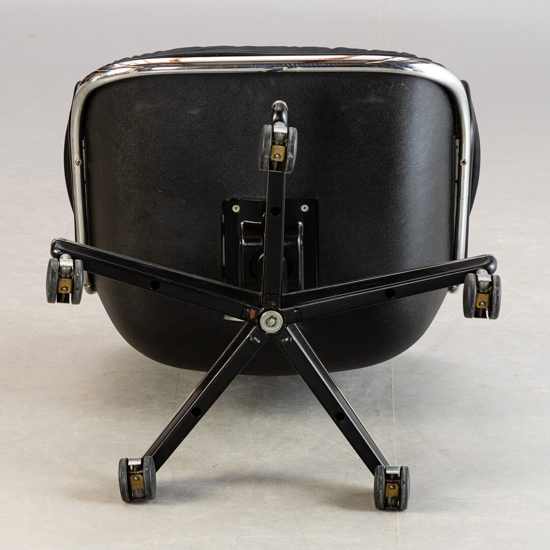 Charles Pollock for Knoll executive chair