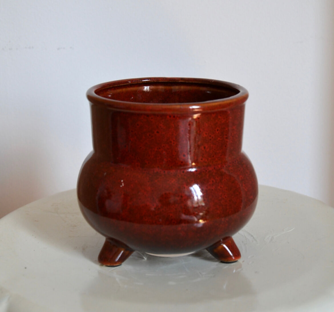 Japanese-style tripod pot cover