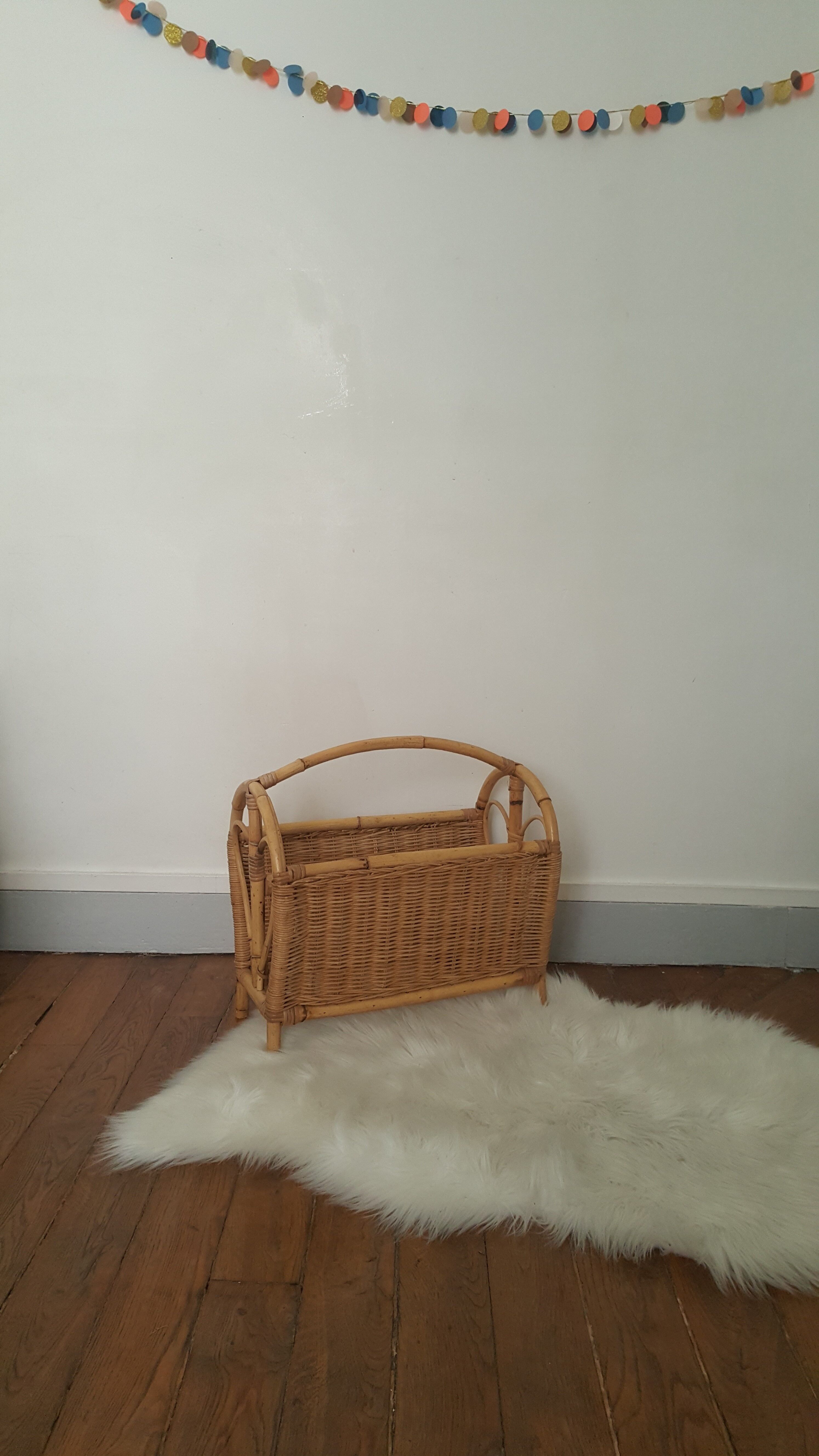 Rattan review door