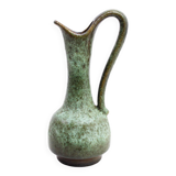 WG pitcher vase 1970