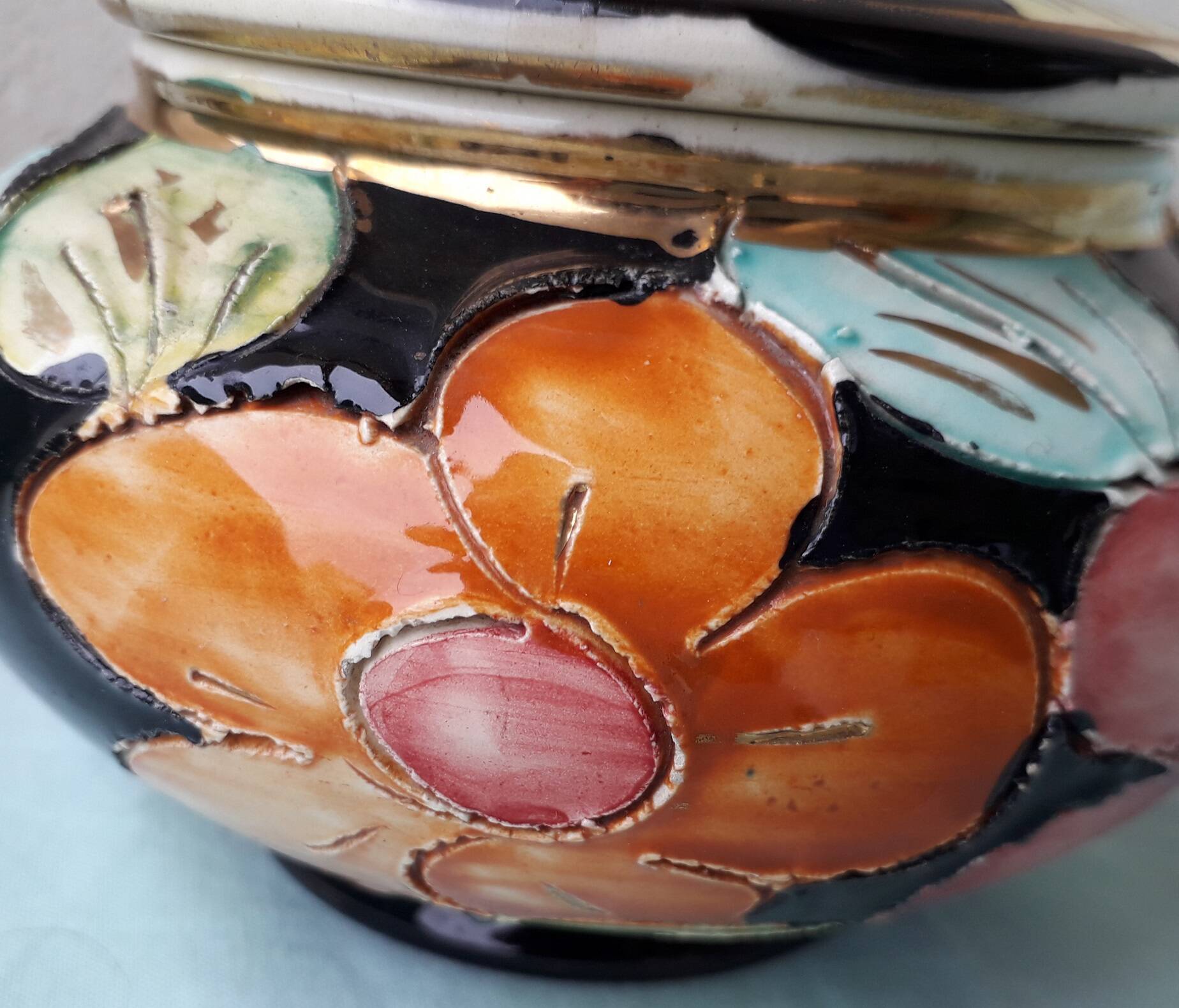 Bonbonnière or sugar bowl Vallauris