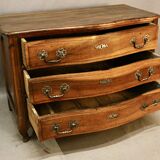 Louis XV Curved Chest of Drawers in Walnut