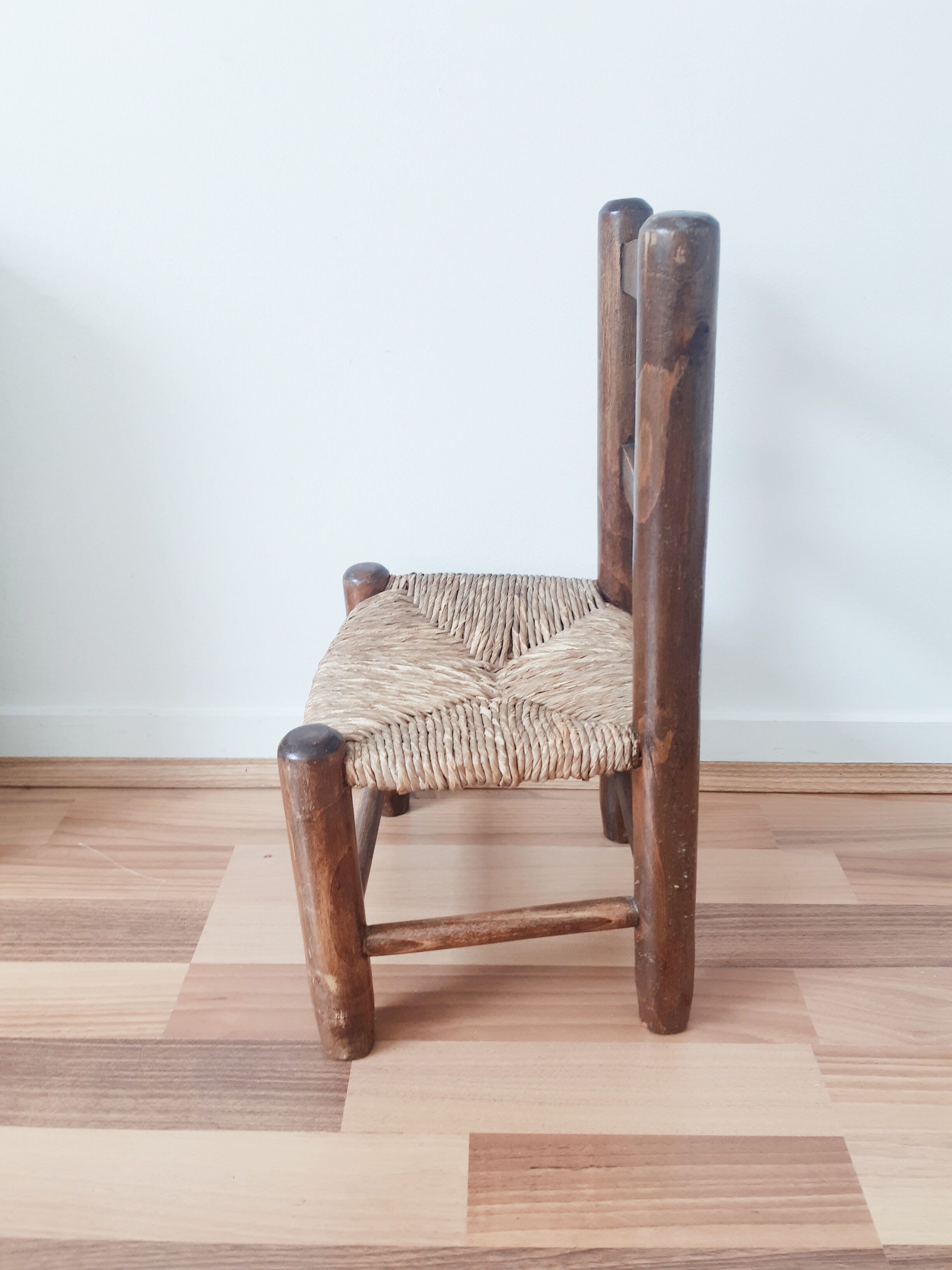 Vintage children's chair in wood and straw, made in France