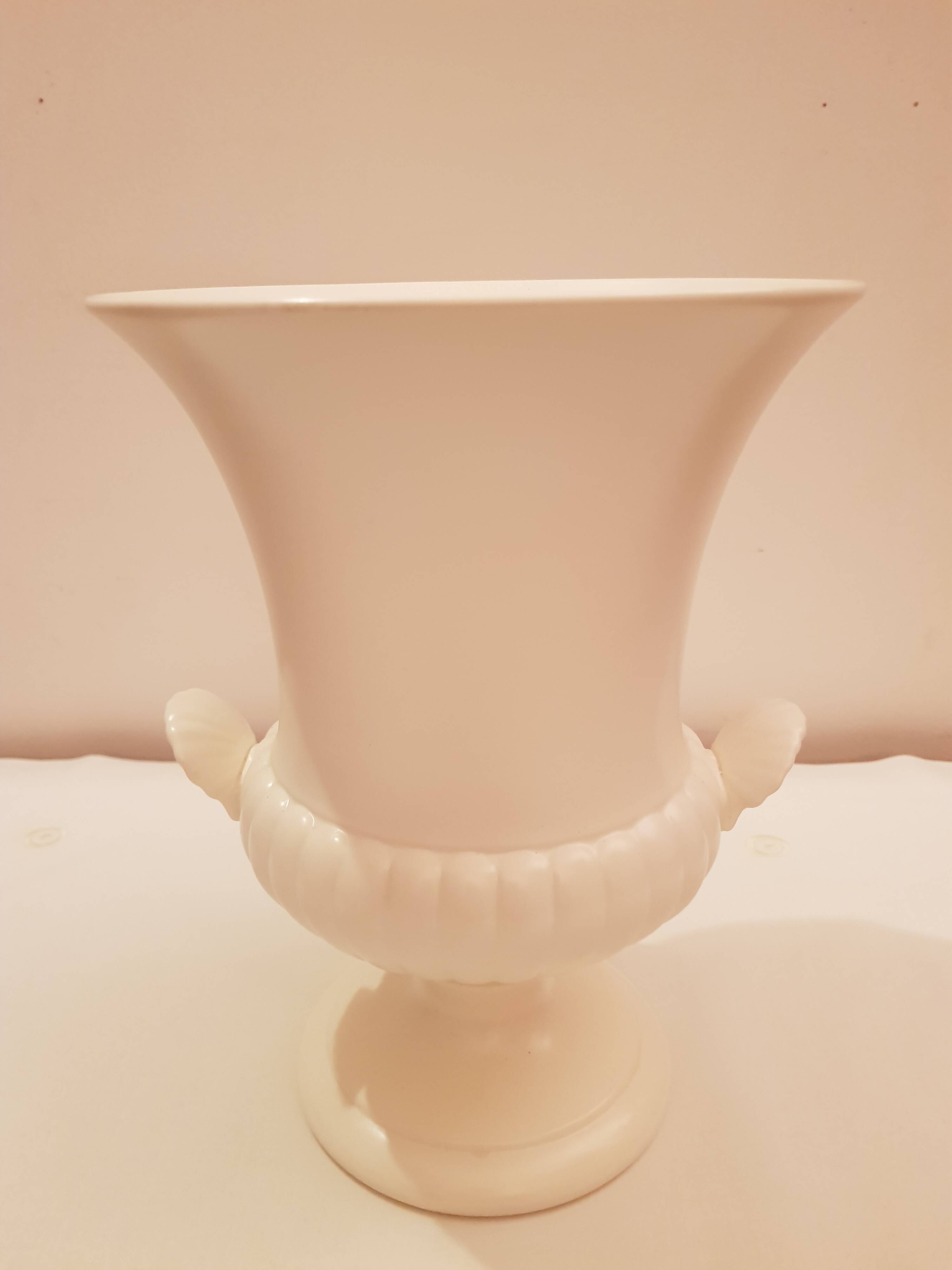 Wedgwood - Large moonstone vase