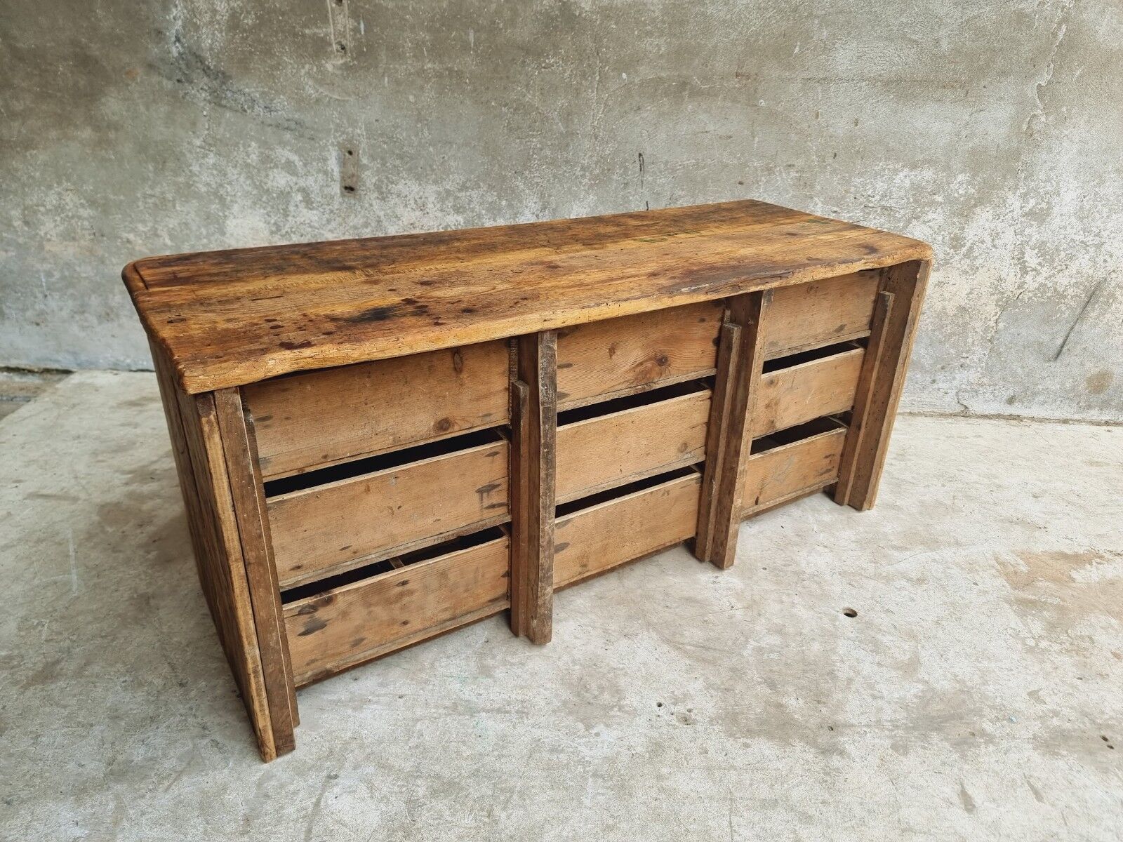 Workshop chest of drawers